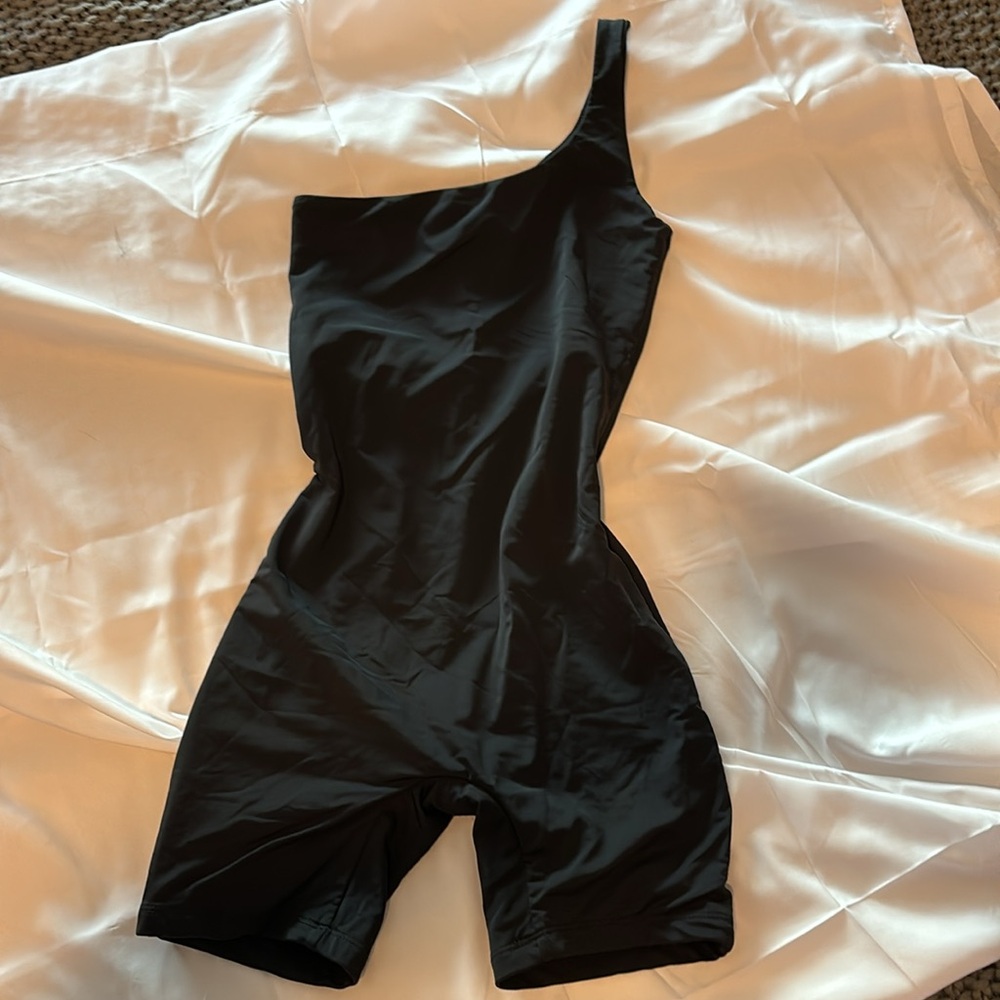 Black one shoulder Bumpsuit romper